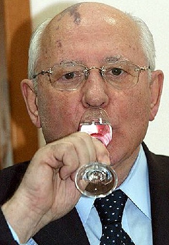 Foto Gorbachova, pitje vodke