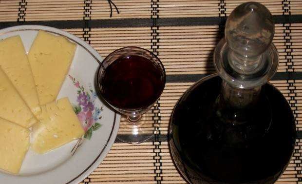 домашнє сухе вино з винограду фото