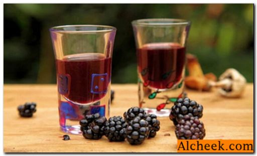 Recepty blackberry likéry doma: jak alkoholický nápoj