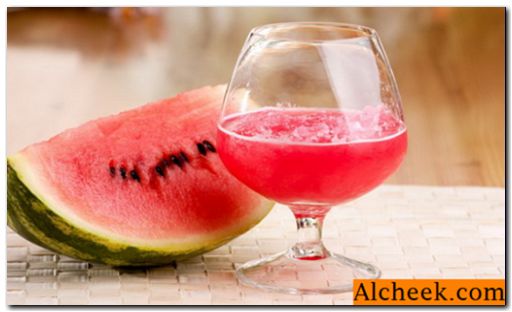 Рецепти из лубенице ликера код куће: како да се алкохолно пиће