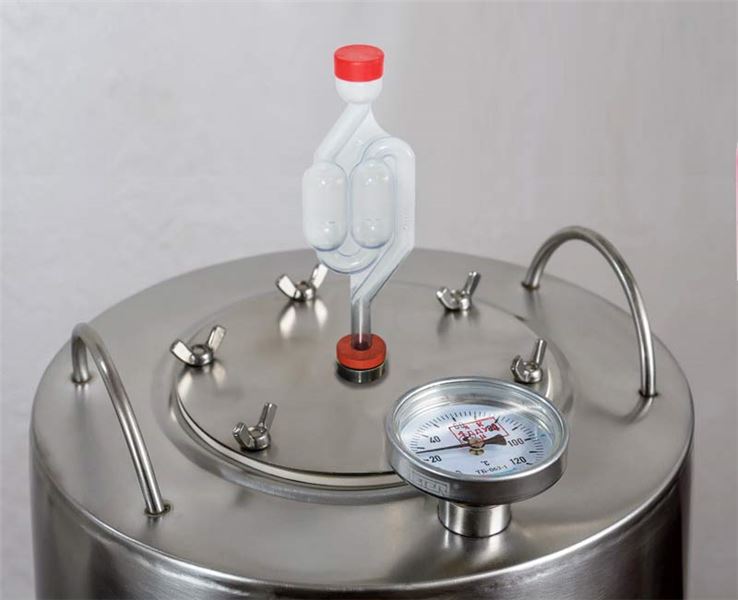 Rezervoar za drozgo z vodnim tesnilom
