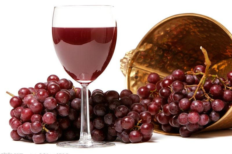 Víno z hroznů Lydie: jednoduchý recept doma
