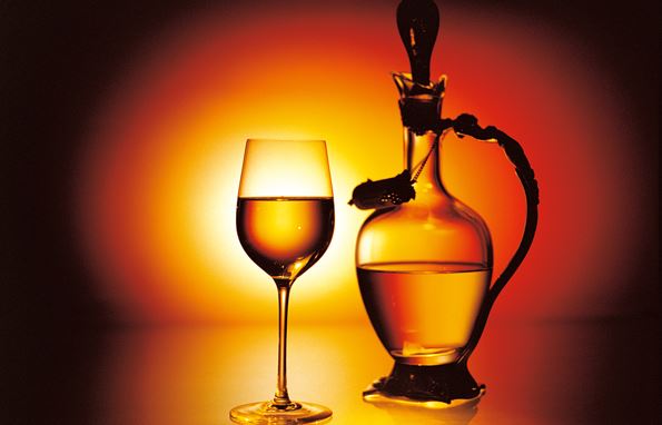 Ako a čím číriť domáce víno: 9 spôsobov čírenia