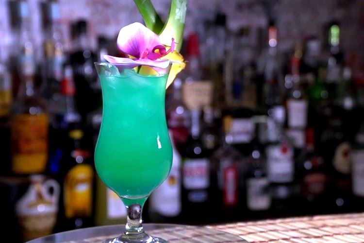 Cocktail Blue Hawaii - sestava
