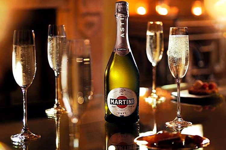 Martini Asti: jak se liší od šampaňského