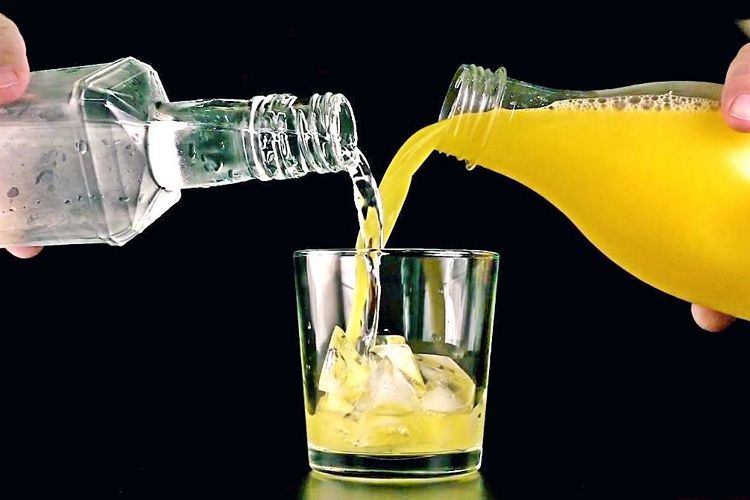 Vodka s sokom: s čim je bolje piti in kako pravilno mešati ta koktajl