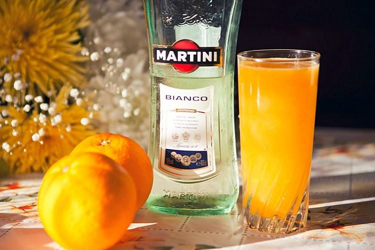 Какъв сок се смесва и пие с различни видове мартини: Bianco