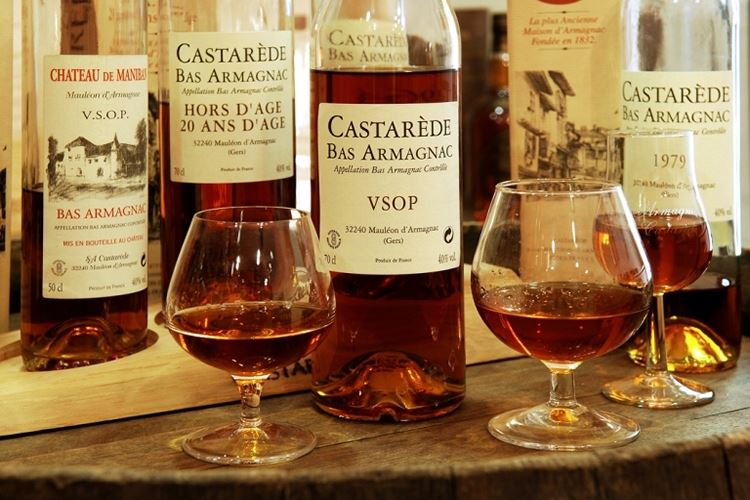 Cognac in Armagnac: podobnosti in razlike med pijačami