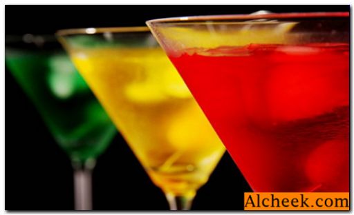 Lekkie koktajle alkoholowe w domu: przepisy na