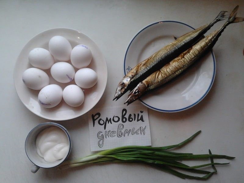 Polnjene jajca z prekajene ribe z zelišči in majonezo