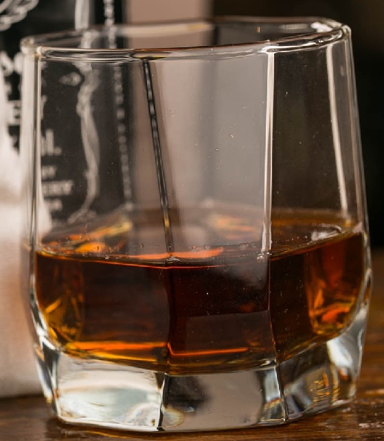 steklo za kanadski viski