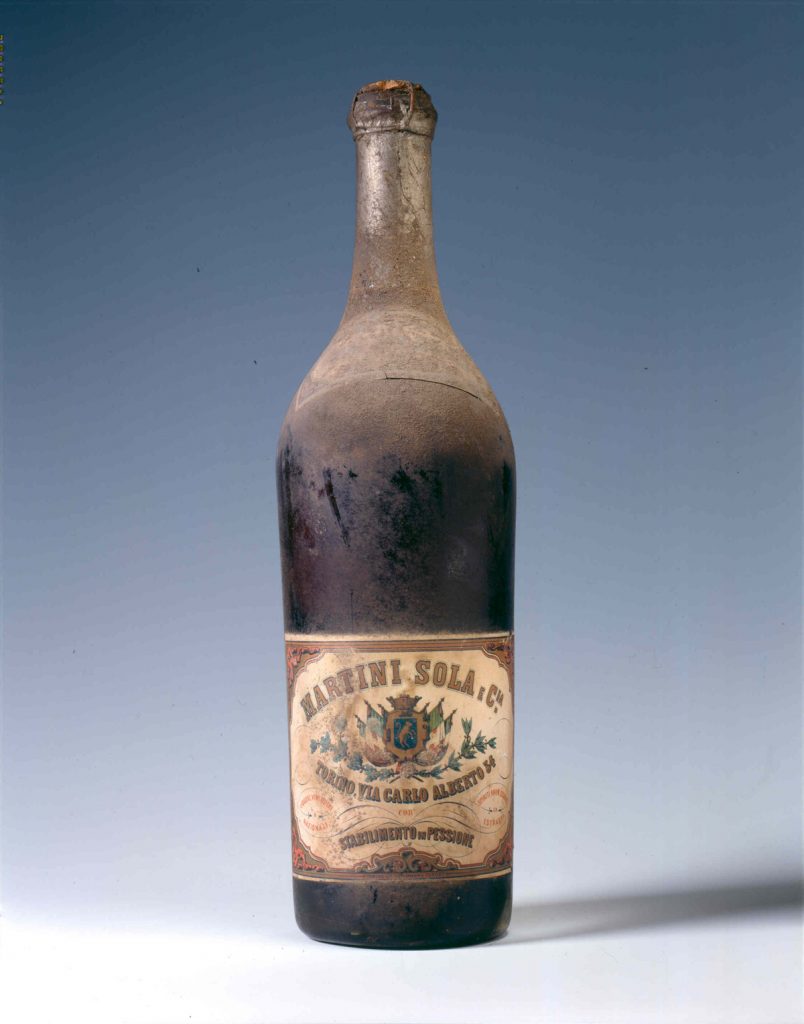 фото першої пляшки мартіні россо