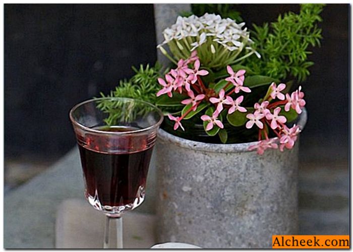 Tekočina "Amaretto" doma: sestava in recept alkoholnih pijač