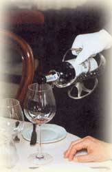 фото разливание вина